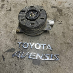 Моторчик вентилятора радиатора Toyota Avensis T25 (2003-2009) 163630H030 *моторчик 