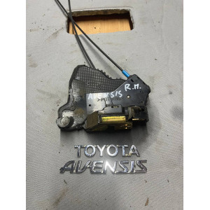 Замок двери передний правый Toyota Avensis T25 (2003-2009) 6903002161