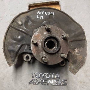 Кулак поворотный левый(цапфа) Toyota Avensis T25 (2003-2009) 4321205051
