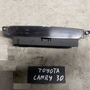 Магнитола мультимедиа часы Toyota Camry 30 (2001-2006) 8391033070