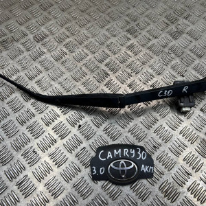 Держатель дворника правый Toyota Camry 30 (2001-2006) 8521133250