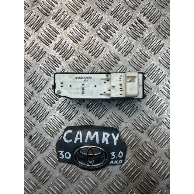 Блок управления стеклоподъемниками Toyota Camry 30 (2001-2006) 8482033180 8482033240 84820AA040