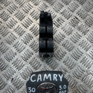Блок управления стеклоподъемниками Toyota Camry 30 (2001-2006) 8482033180 8482033240 84820AA040