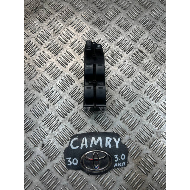 Блок управления стеклоподъемниками Toyota Camry 30 (2001-2006) 8482033180 8482033240 84820AA040