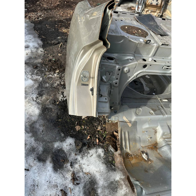 Крыло заднее правое четверть Toyota Camry 30  (2001-2006) 61611AA050