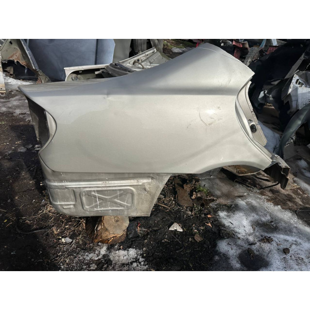 Крыло заднее правое четверть Toyota Camry 30  (2001-2006) 61611AA050