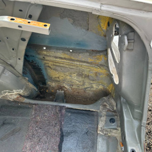 Крыло заднее правое четверть Toyota Camry 30  (2001-2006) 61611AA050