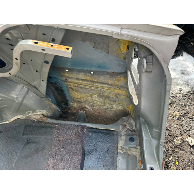 Крыло заднее правое четверть Toyota Camry 30  (2001-2006) 61611AA050