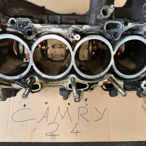Блок цилиндров двигателя 2,4 Toyota Camry 30 40 (2001-2011) 2AZFE 1141029345