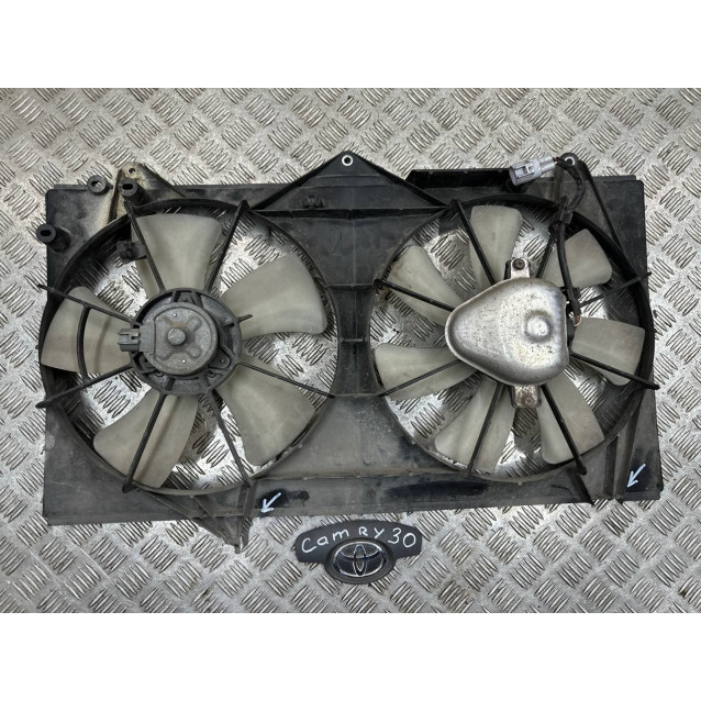 Диффузор с вентилятором радиатора Toyota Camry 30 (2001-2006) 167110H020 1671128270