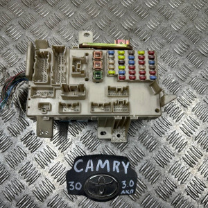 Блок предохранителей Toyota Camry 30 (2004-2006) 8273006160 8273006150 8273006140