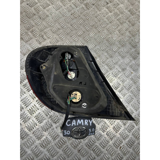 Фонарь правый Toyota Camry 30 (04-06) 81550AA050
