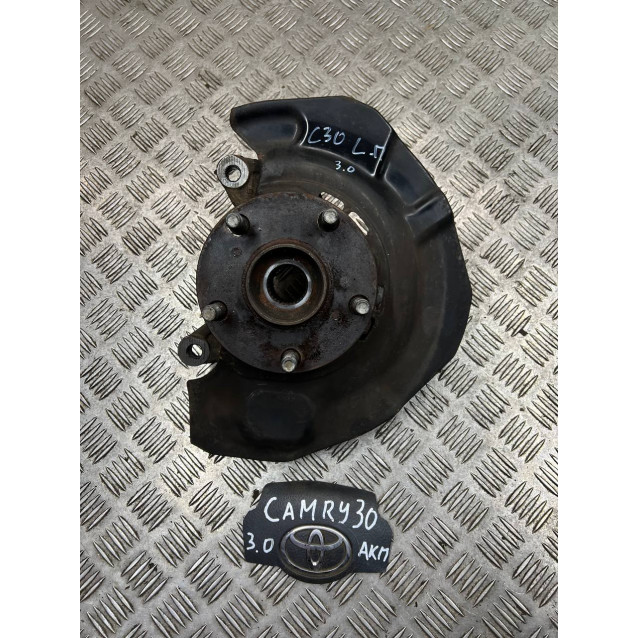 Кулак поворотный левый (цапфа) Toyota Camry 30 (2001-2006) 4321239035 43212AA010 4321258010		