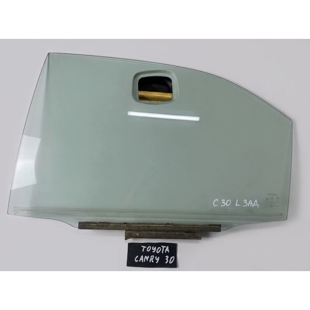 Стекло двери заднее левое Toyota Camry 30 (2001-2006) 6811433140