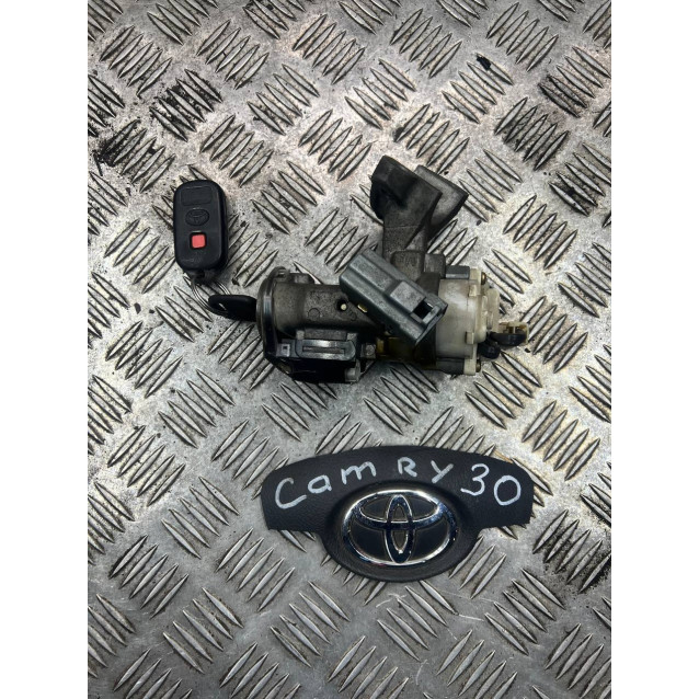 Замок зажигания Toyota Camry 30 (2001-2006)