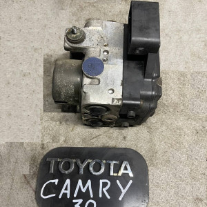 Блок ABS Toyota Camry 30 (2001-2006) 4451033090