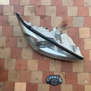 Фара правая Toyota Camry 30 (2004-2006) 8111006180	