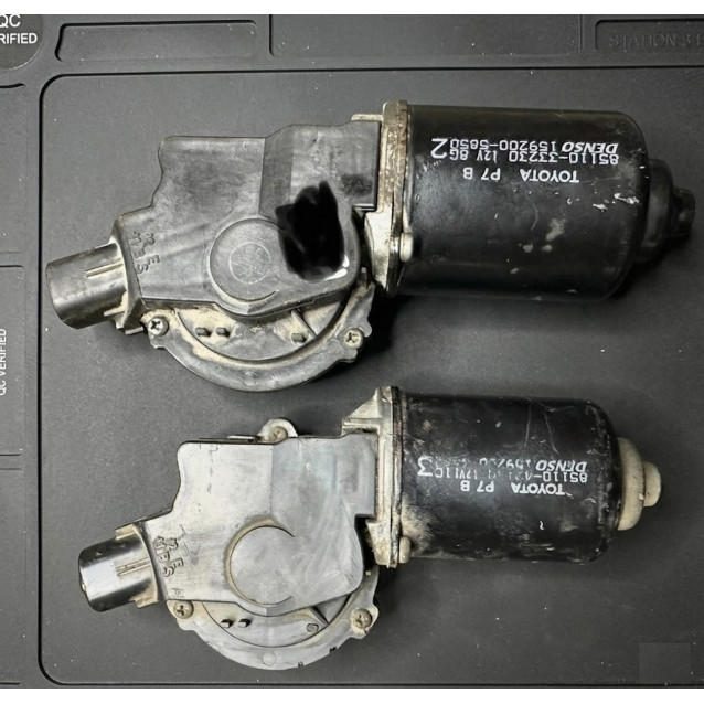 Моторчик стеклоочистителя передний Toyota Camry 30 (01-06) 8511033230