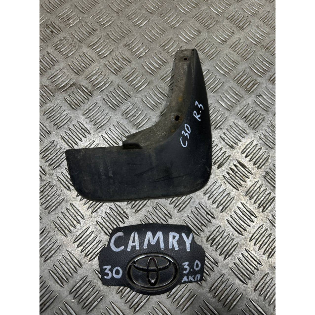 Брызговик задний правый Toyota Camry 30 (2001-2006) 7662533110