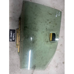 Стекло двери заднее левое Toyota Camry 30 (2001-2006) 6811433140