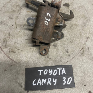 Замок капота Toyota Camry 30 (2001-2006) 5351033201