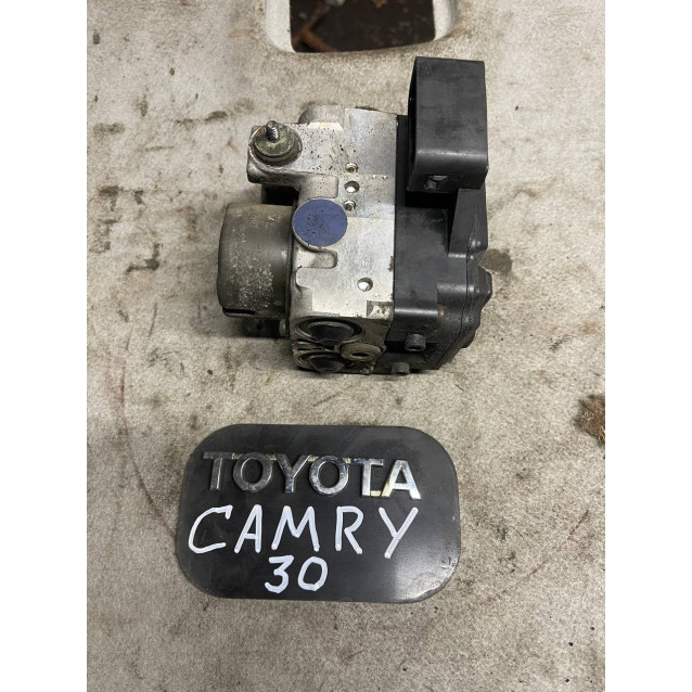 Блок ABS Toyota Camry 30 (2001-2006) 44510-33090