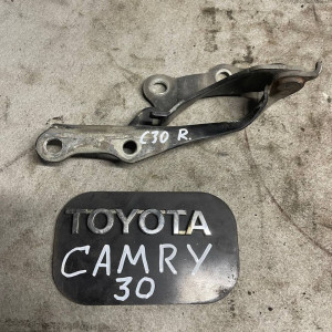 Петля капота права Toyota Camry 30 (2001-2006) 5341033120