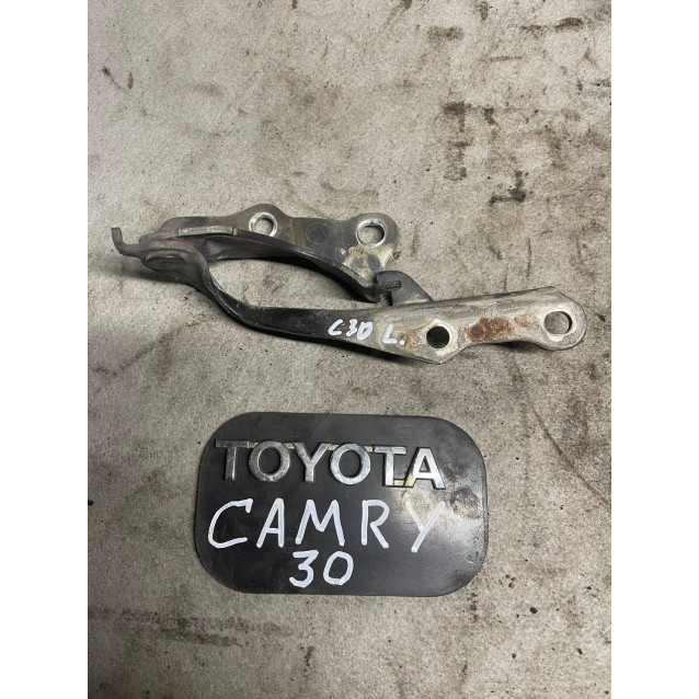 Петля капота ліва Toyota Camry 30 (2001-2006) 5342033120