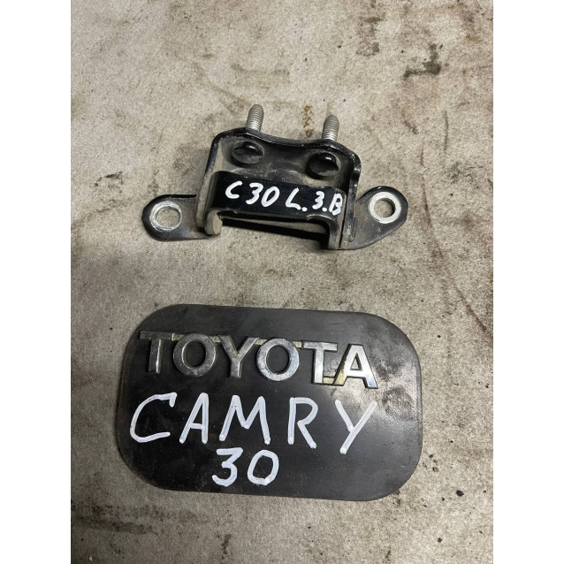 Петля двери задней левой верх Toyota Camry 30 (2001-2006) 6876033010