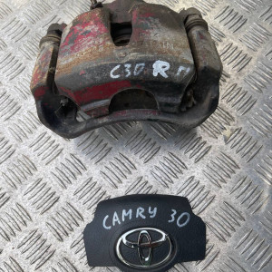 Супорт передній правий Toyota Camry 30 (2001-2006) 4773033200