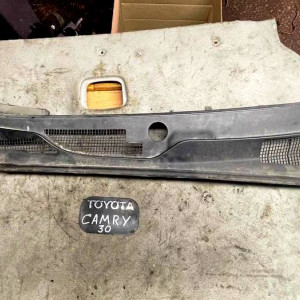 Жабо пластик панель під лобове скло (двірники) Toyota Camry 30 (2001-2006) 5570833030