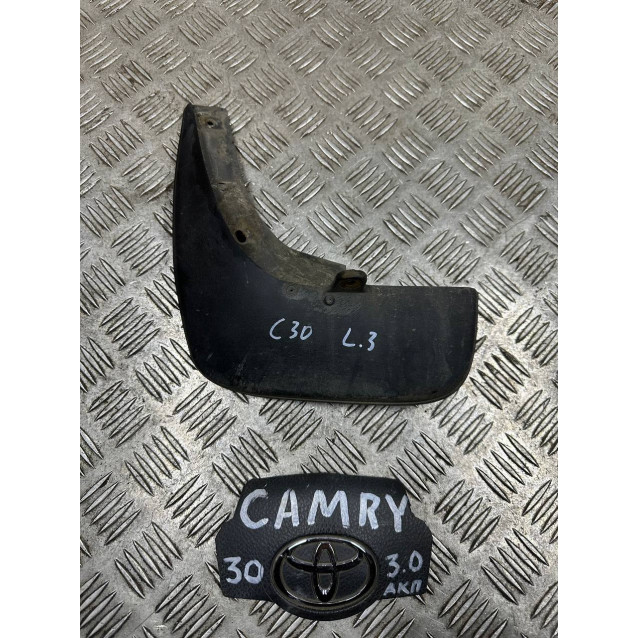 Брызговик задний левый Toyota Camry 30 (2001-2006) 7662633110