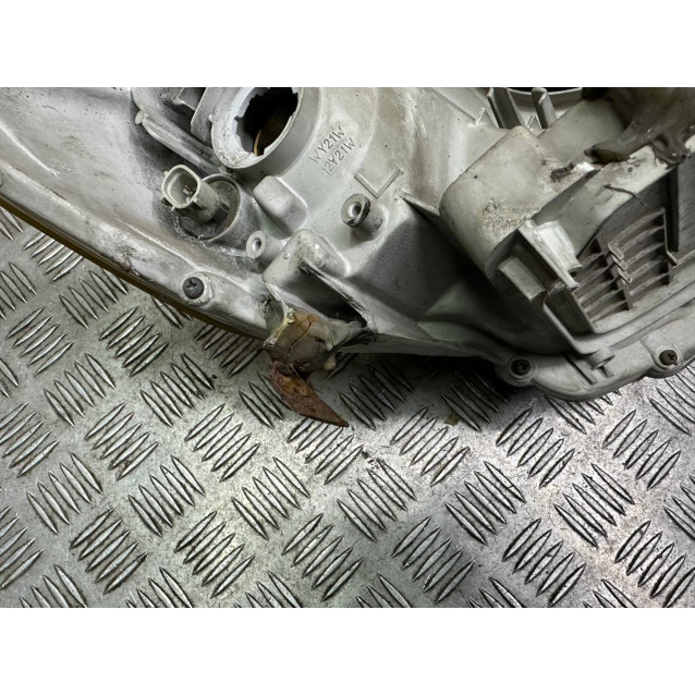 Фара левая Toyota Camry 40 (2006-2011) 8115006201 *дефект крепления