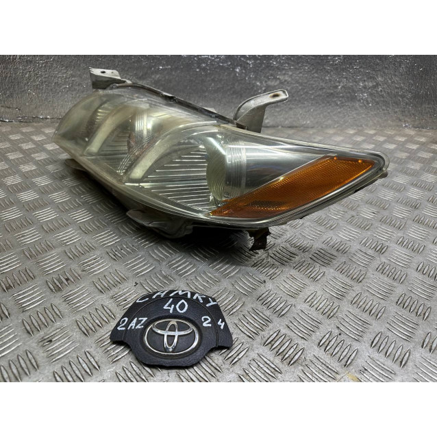 Фара левая Toyota Camry 40 (2006-2011) 8115006201 *дефект крепления