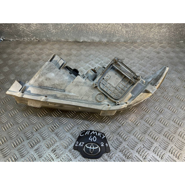 Фара правая Toyota Camry 40 (2006-2011) 8111006201