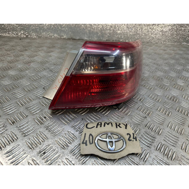 Фонарь правый Toyota Camry 40 (06-11) 8155006240
