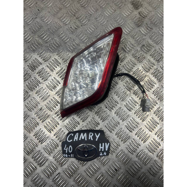 Фонарь внутренний правый Toyota Camry 40 (2006-2011) 8158133140