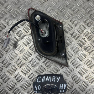 Фонарь внутренний правый Toyota Camry 40 (2006-2011) 8158133140