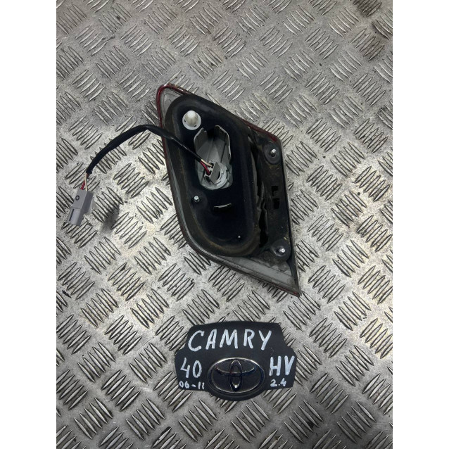 Фонарь внутренний правый Toyota Camry 40 (2006-2011) 8158133140