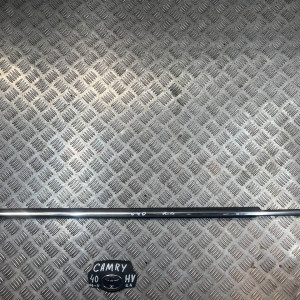 Молдинг стекла двери передний Toyota Camry 40 (2006-2011) 7571033130 7572033130