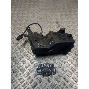 Блок предохранителей Toyota Camry 40 HV (2006-2011) 2,4 под капот 8274033010