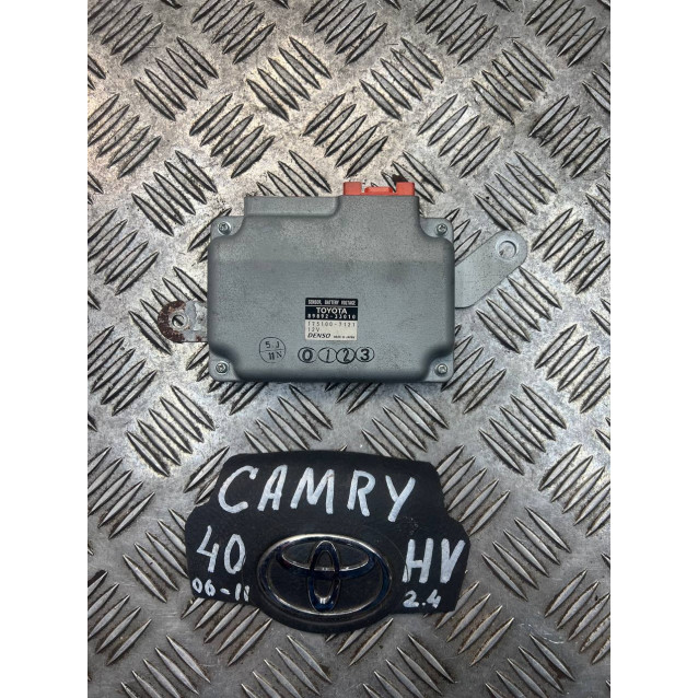 Датчик напряжения батареи аккумулятора Toyota Camry 40 (2006-2011) 8989233010