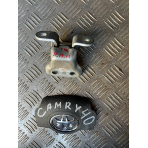 Петля двери передней правой низ Toyota Camry 40 (2006-2011) 6873033020