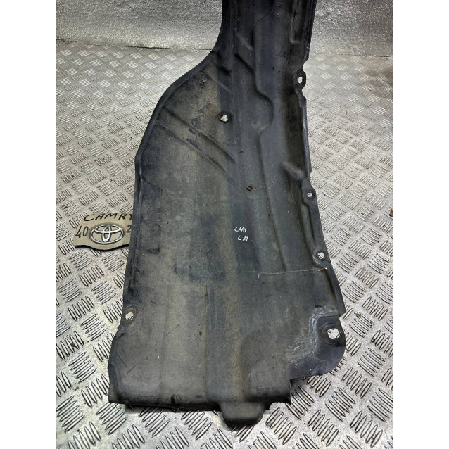 Подкрылок передний левый Toyota Camry 40 (2006-2011) 5387633150 5387606060