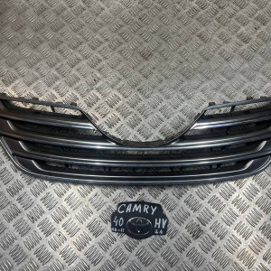 Рещітка радіатора Toyota Camry 40 HV (06-11) 5310133220