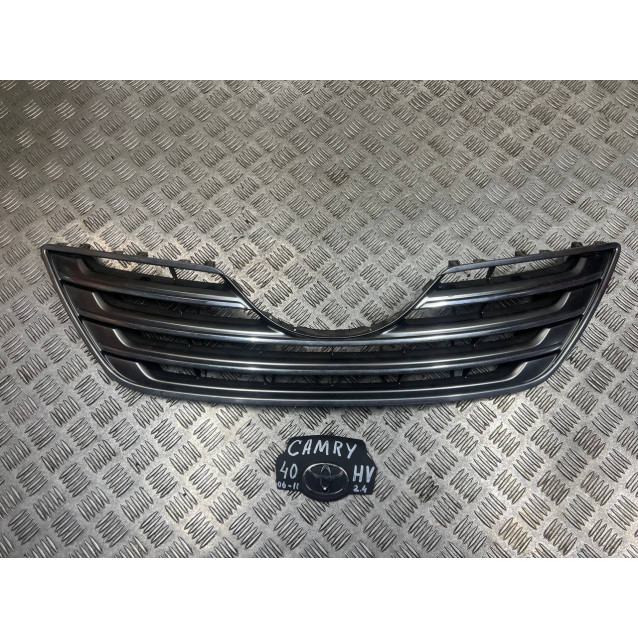 Рещітка радіатора Toyota Camry 40 HV (06-11) 5310133220