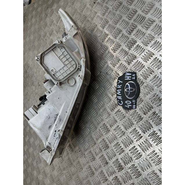 Фонарь правый Toyota Camry 40 (06-11) 8155133490