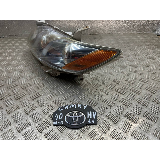 Фара левая Toyota Camry 40 (2006-2011) 8117033661 8117033662