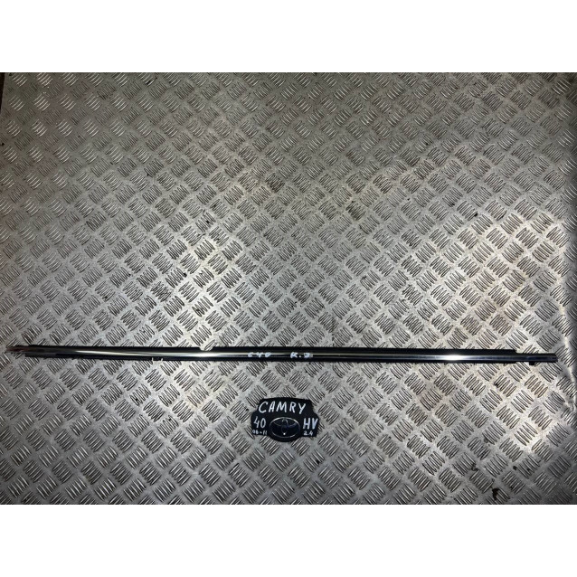 Молдинг стекла двери задний Toyota Camry 40 (2006-2011) 7574033130 7573033130