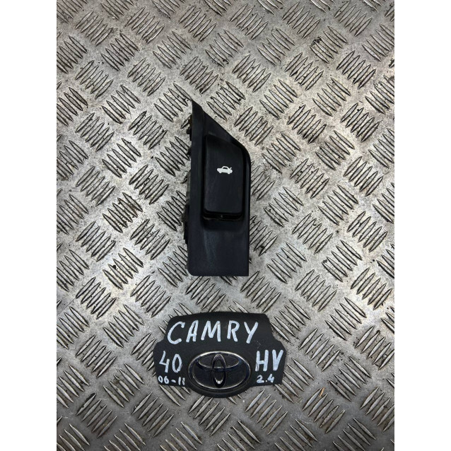 Кнопка открывания багажника Toyota Camry 40 (2006-2011) 6460606020